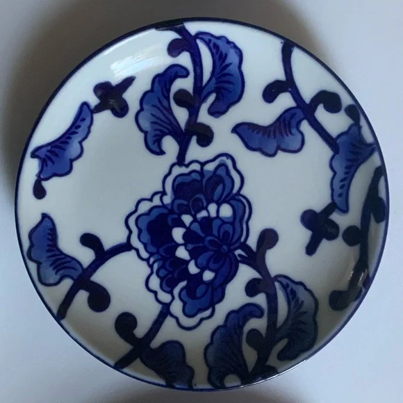 Williams Sonoma mini Blue and White Plate Set of 6 - Picture 5 of 9